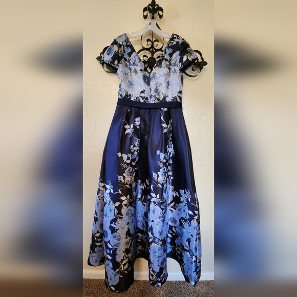 Gorgeous Mother of the Bride Dress - Picture 7 of 14